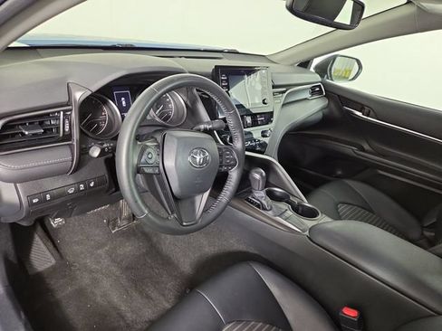 Used 2023 Toyota Camry SE w/ Cold Weather Package FWD image 14