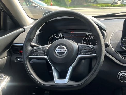 Used 2021 Nissan Altima 2.5 SV FWD image 19