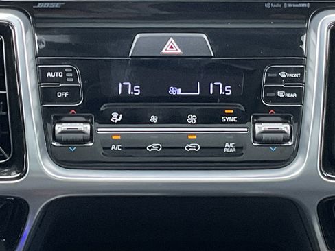 Used 2022 Kia Sorento SX AWD/4WD image 16