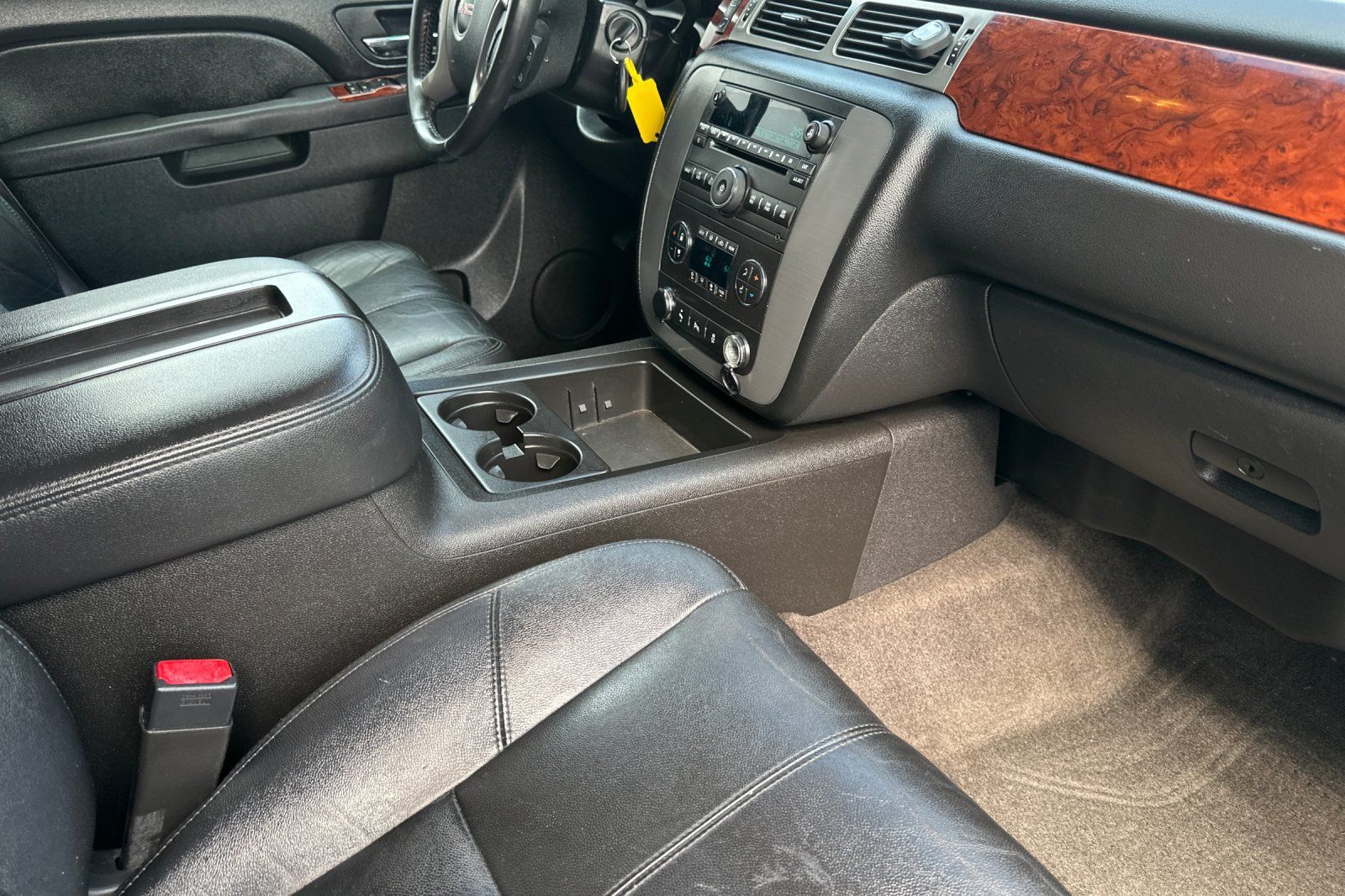 Used 2013 GMC Yukon XL SLT RWD image 18