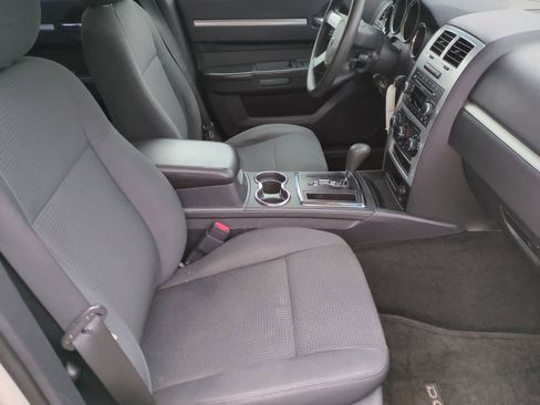 Used 2010 Dodge Charger SXT image 21