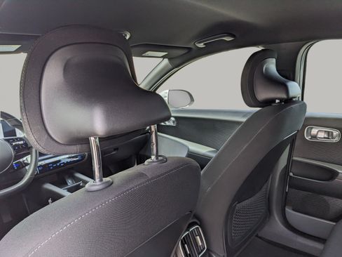 Used 2023 Hyundai Ioniq 6 SE RWD image 17