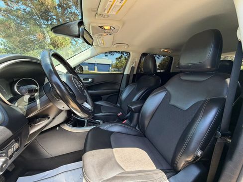 Used 2020 Jeep Compass Latitude FWD image 14