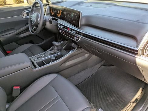 Certified 2025 Kia Sorento X-Line EX AWD/4WD image 13