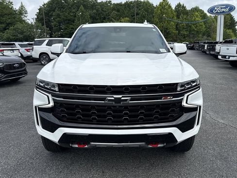 Used 2022 Chevrolet Tahoe Z71 w/ Luxury Package AWD/4WD image 2