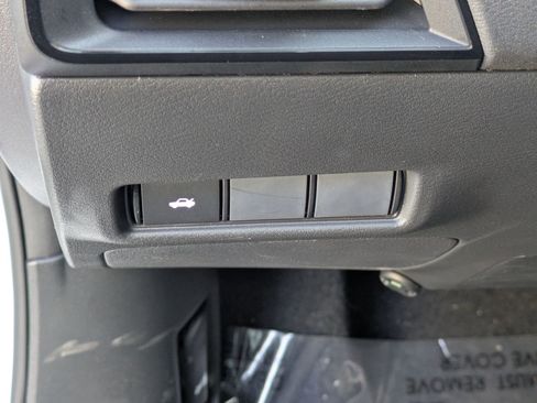 New 2026 Nissan Sentra SR w/ Floor Mat Package image 13