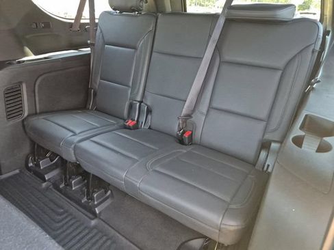 Used 2022 Chevrolet Suburban Z71 AWD/4WD image 27