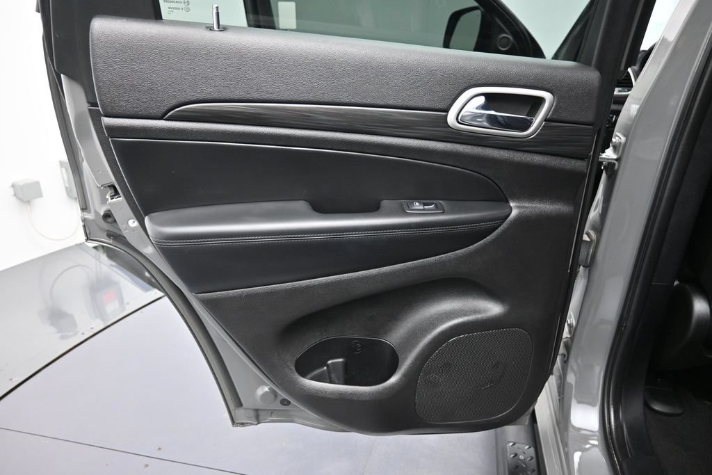 Used 2022 Jeep Grand Cherokee Laredo X AWD/4WD image 26