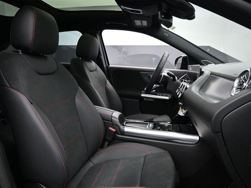 New 2025 Mercedes-Benz GLA 250 4MATIC image 30