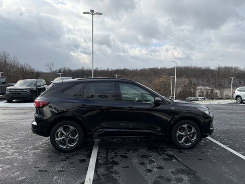 Certified 2023 Ford Escape ST-Line w/ Tech Pack #1 AWD/4WD image 4