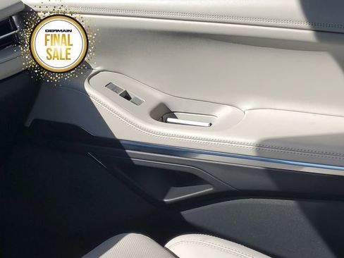 New 2025 Lincoln Navigator Reserve image 25