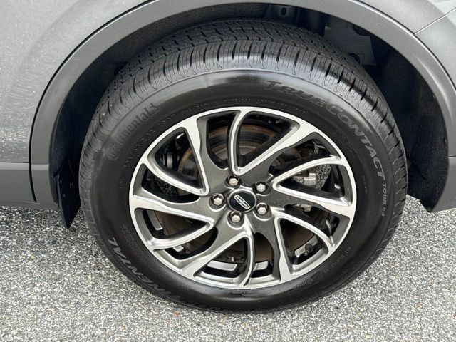 Used 2021 Lincoln Corsair AWD w/ Equipment Group 101A image 22