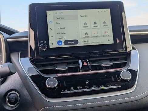 Used 2025 Toyota Corolla SE image 17