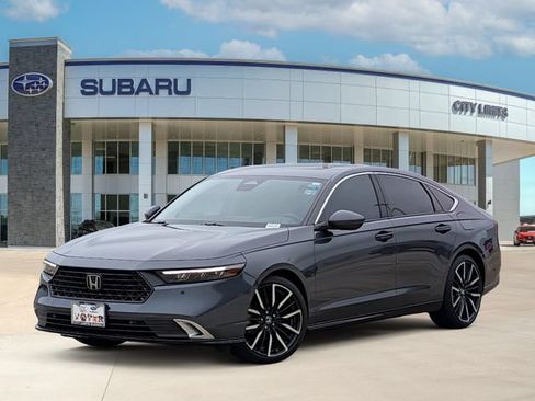 Used 2023 Honda Accord Touring image 1