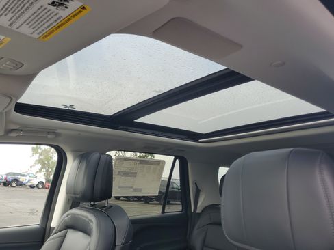 New 2027 Lincoln Navigator Reserve AWD/4WD image 11