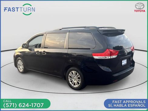 Used 2014 Toyota Sienna XLE FWD image 13