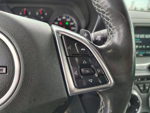 Used 2018 Chevrolet Camaro LT RWD image 12