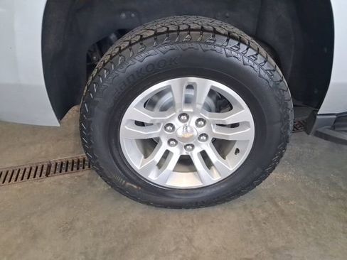 Used 2019 Chevrolet Tahoe LT image 10