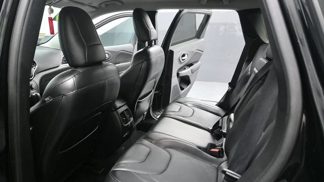 Used 2019 Jeep Cherokee Limited AWD/4WD image 14