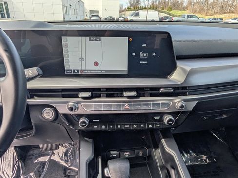 Used 2024 Kia Telluride LX image 17