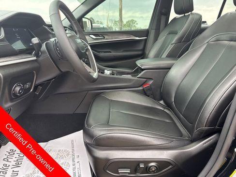 Certified 2024 Jeep Grand Cherokee Limited w/ Black Appearance Package image 7