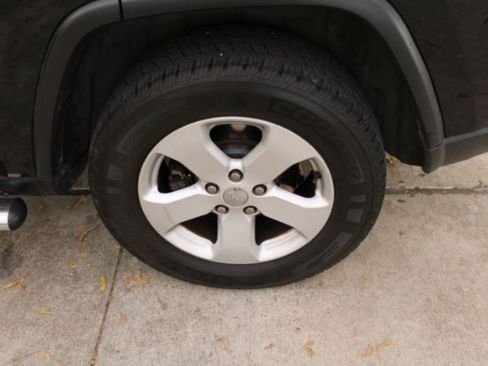 Used 2012 Jeep Grand Cherokee Laredo image 23