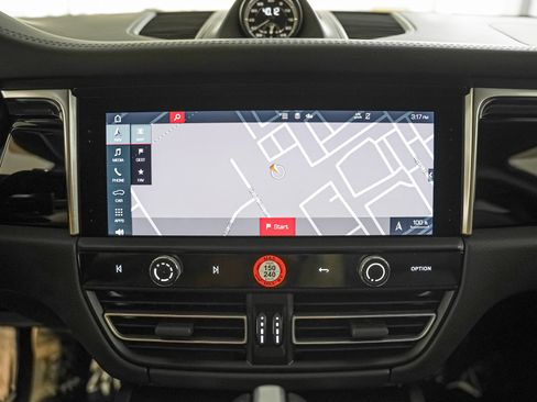 Used 2024 Porsche Macan Turbo image 22