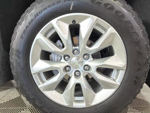 Used 2020 Chevrolet Silverado 1500 Custom w/ Custom Value Package RWD image 35