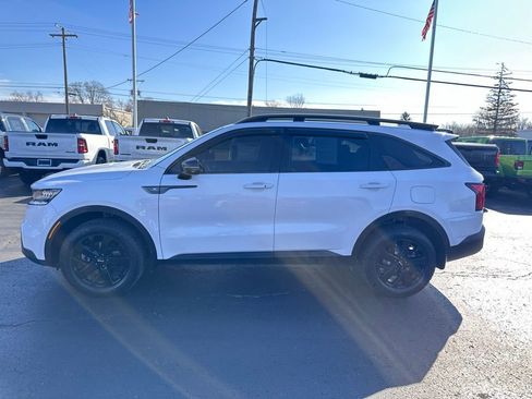 Used 2022 Kia Sorento S w/ Panoramic Sunroof Package image 7
