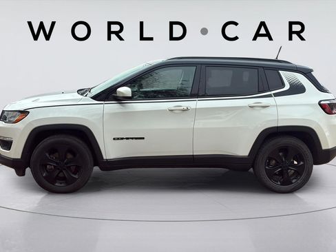 Used 2021 Jeep Compass Latitude FWD image 11