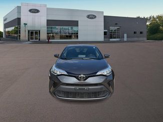Used 2022 Toyota C-HR XLE FWD video 3