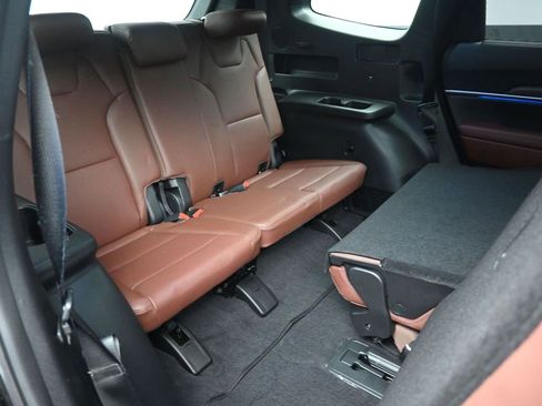 Used 2025 Kia Telluride SX image 27