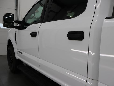 Used 2022 Ford F250 XLT w/ Black Appearance Package AWD/4WD image 32