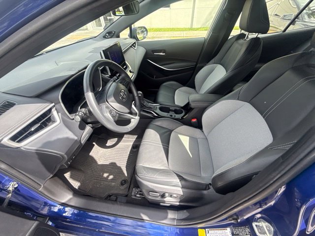 Used 2025 Toyota Corolla XSE FWD image 3