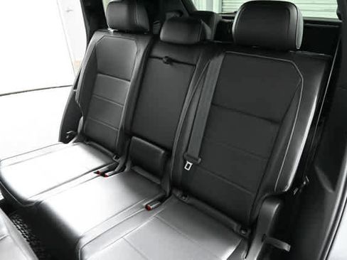 Used 2021 Volkswagen Tiguan SE R-Line image 16