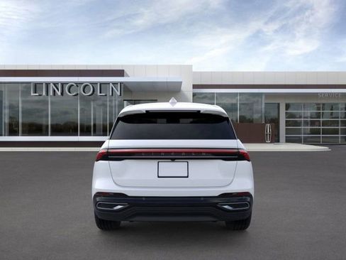 New 2026 Lincoln Nautilus Premier image 5
