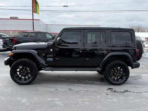Used 2021 Jeep Wrangler Unlimited Sahara w/ Cold Weather Group AWD/4WD image 5