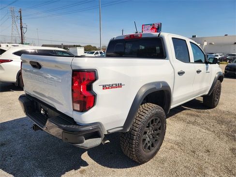 Used 2023 Chevrolet Colorado Trail Boss w/ Technology Package image 5