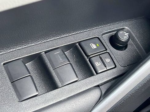 Certified 2026 Toyota Corolla Cross L FWD image 22