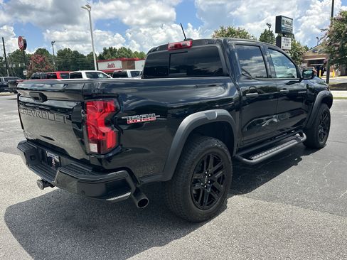 Used 2025 Chevrolet Colorado Trail Boss AWD/4WD image 8