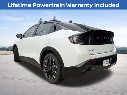 New 2026 Nissan Leaf Platinum+ w/ Cargo Package (Platinum+) FWD image 3