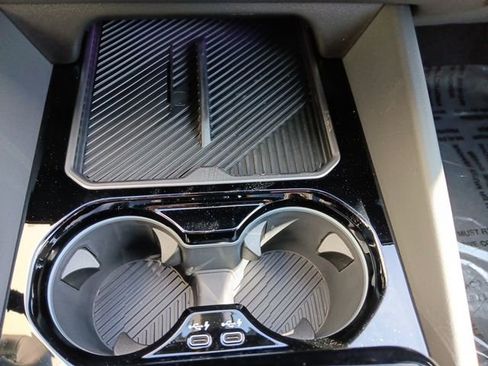 New 2025 BMW 530i xDrive w/ Premium Package image 36