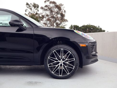 New 2026 Porsche Macan AWD/4WD image 11