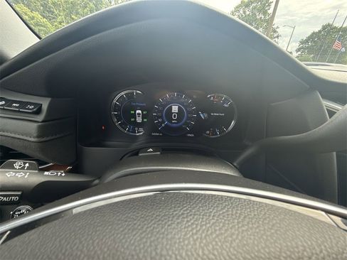 Certified 2020 Cadillac Escalade Luxury w/ Escalade Sport Edition image 11