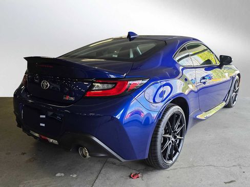 New 2025 Toyota GR86 Premium image 3