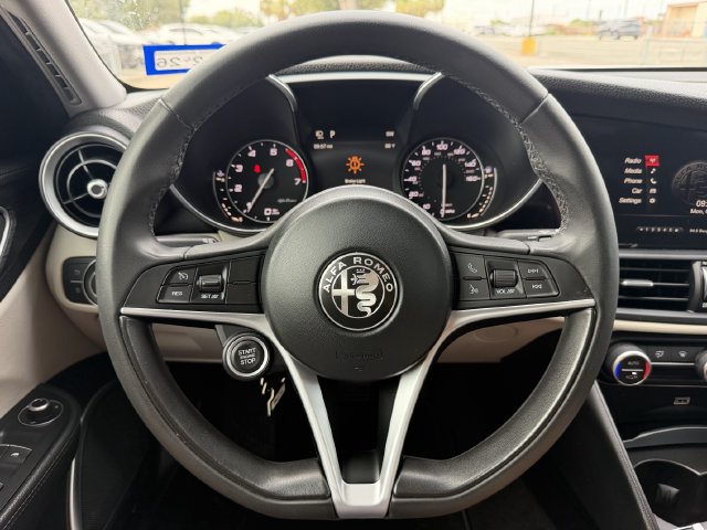 Used 2019 Alfa Romeo Giulia w/ Quick Order Package 22K Sport RWD image 15