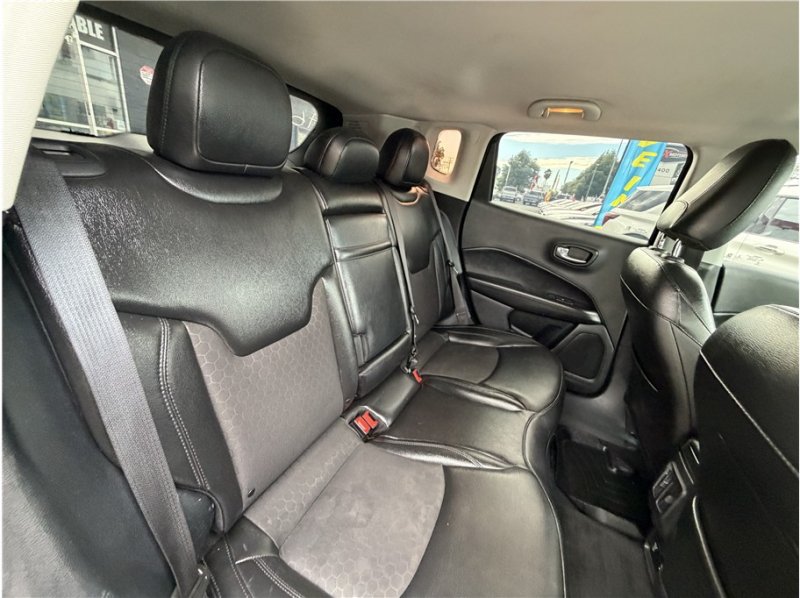Used 2019 Jeep Compass Latitude FWD image 26