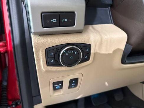 Used 2020 Ford F150 Lariat w/ Equipment Group 502A Luxury AWD/4WD image 20