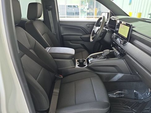 Used 2024 Chevrolet Colorado W/T RWD image 27