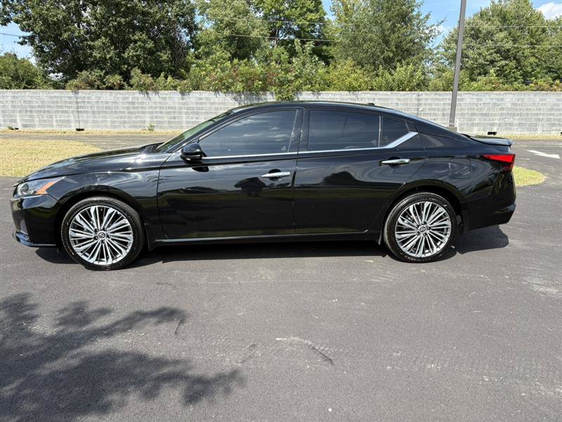 Used 2023 Nissan Altima 2.5 SL AWD/4WD image 2